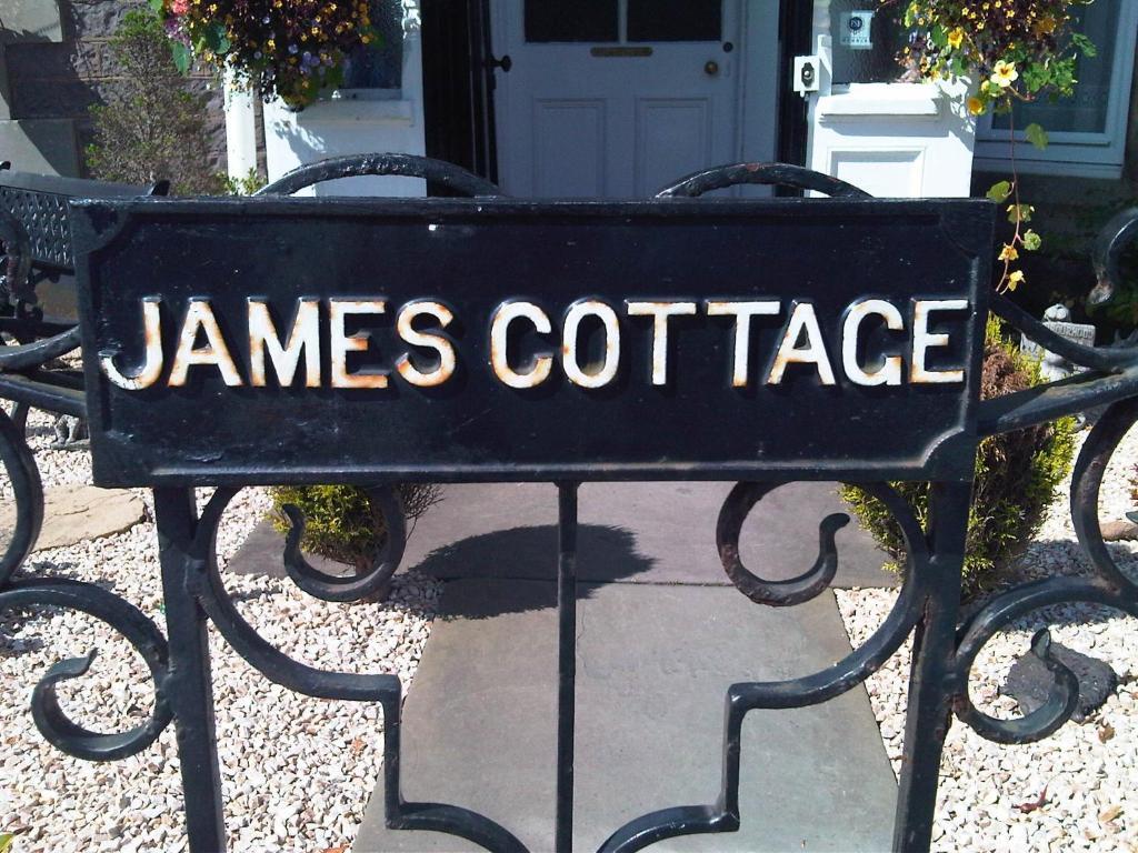 James Cottage Guest House Crieff Esterno foto